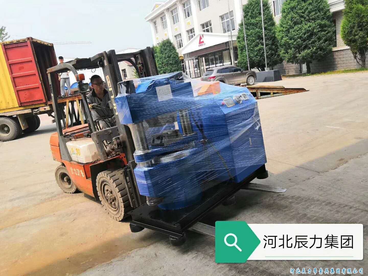 鋼絲繩纏放繩機器，鋼絲繩索具壓制機器，集體裝柜發(fā)貨